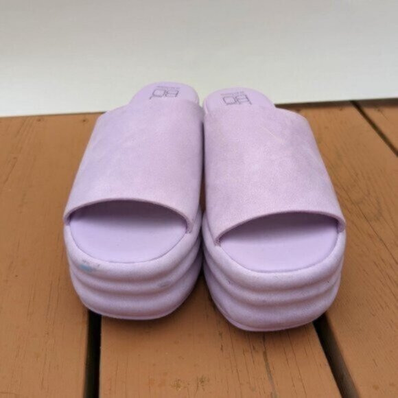 No Boundaries lilac foam platform wedge sandals - Picture 4 of 5